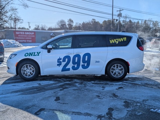 2023 Chrysler Voyager LX