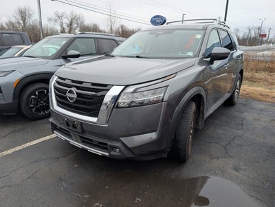 2022 Nissan Pathfinder SL