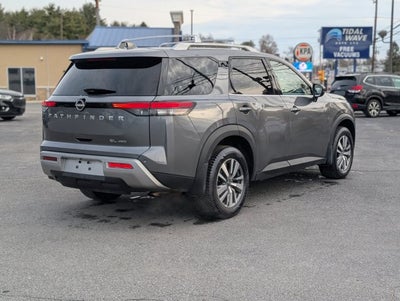 2022 Nissan Pathfinder SL