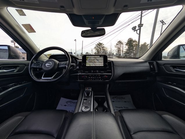 2022 Nissan Pathfinder SL