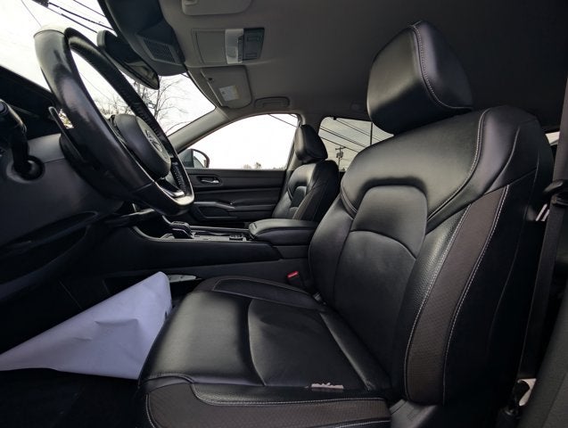 2022 Nissan Pathfinder SL