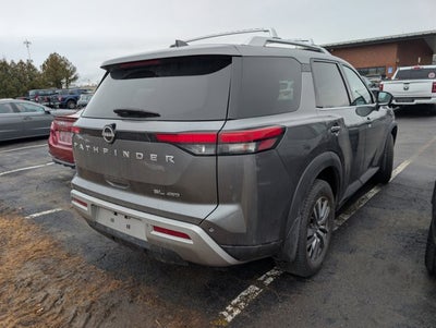 2022 Nissan Pathfinder SL