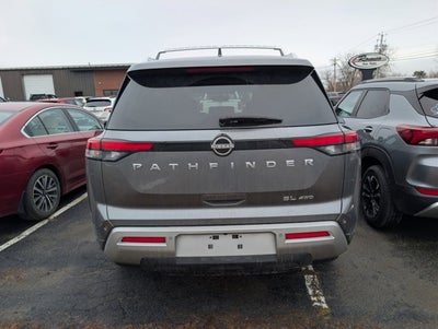 2022 Nissan Pathfinder SL