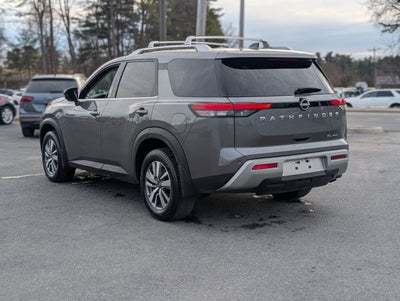 2022 Nissan Pathfinder SL