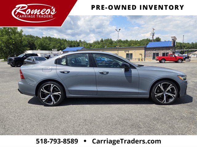 2024 Volvo S60 B5 Core Dark Theme