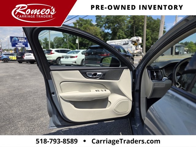 2024 Volvo S60 B5 Core Dark Theme