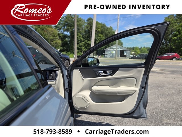 2024 Volvo S60 B5 Core Dark Theme