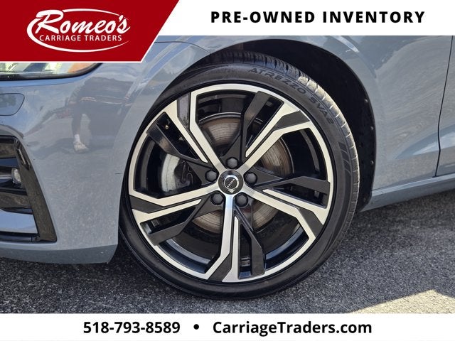 2024 Volvo S60 B5 Core Dark Theme