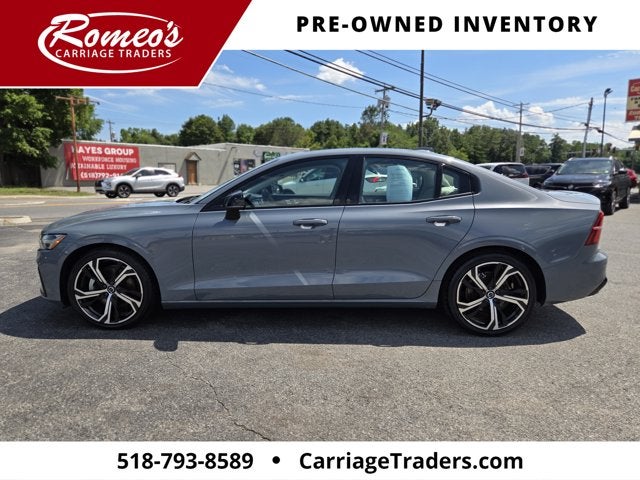2024 Volvo S60 B5 Core Dark Theme