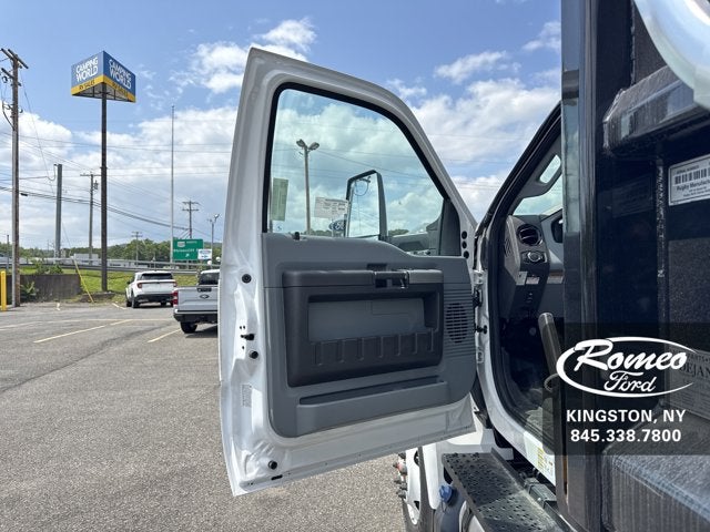 2025 Ford F-650-750 F-750 SD Diesel Straight Frame