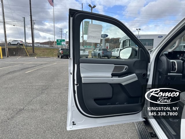 2025 Ford Expedition Platinum®