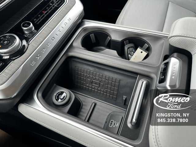 2025 Ford Expedition Platinum®