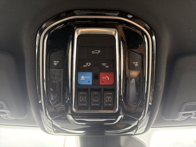 2022 Jeep Grand Cherokee Summit