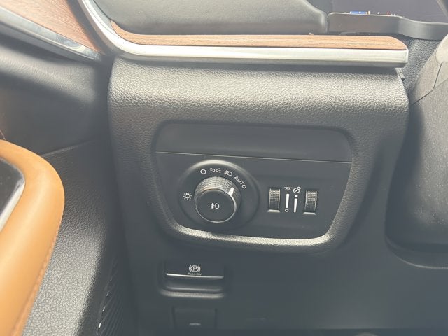 2022 Jeep Grand Cherokee Summit