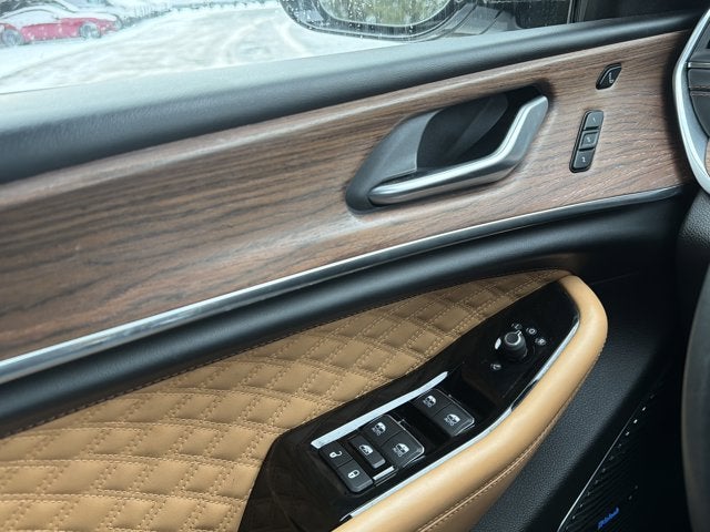 2022 Jeep Grand Cherokee Summit