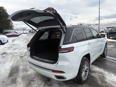 2022 Jeep Grand Cherokee Summit