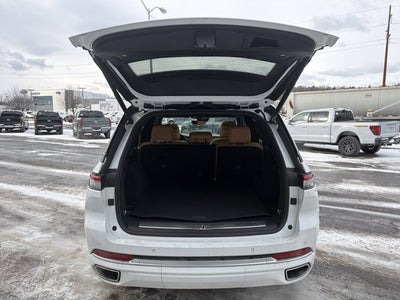 2022 Jeep Grand Cherokee Summit