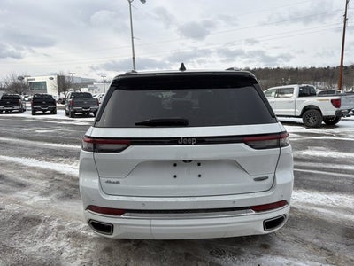 2022 Jeep Grand Cherokee Summit