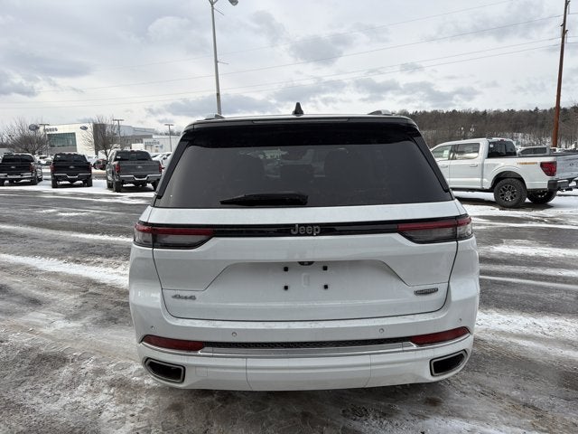 2022 Jeep Grand Cherokee Summit