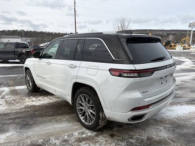 2022 Jeep Grand Cherokee Summit