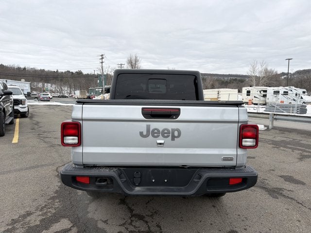 2022 Jeep Gladiator Overland
