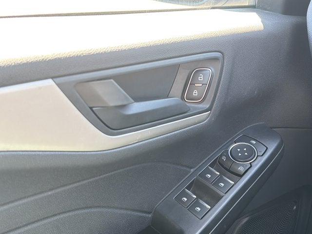 2022 Ford Escape Hybrid SE