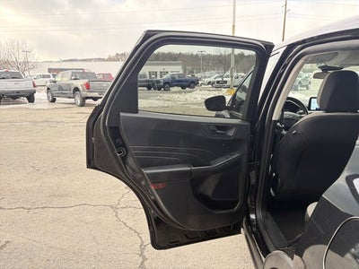 2022 Ford Escape Hybrid SE