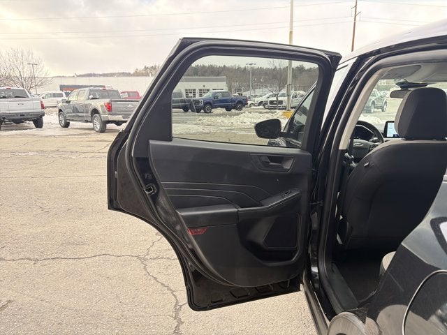 2022 Ford Escape Hybrid SE