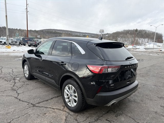 2022 Ford Escape Hybrid SE