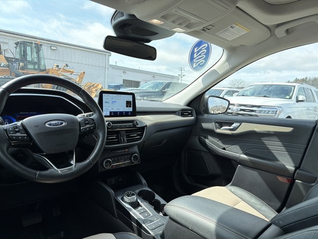 2022 Ford Escape Titanium