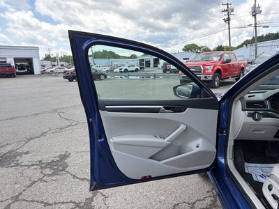 2017 Volkswagen Passat 1.8T SE