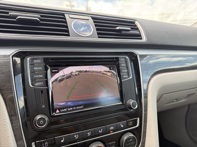 2017 Volkswagen Passat 1.8T SE