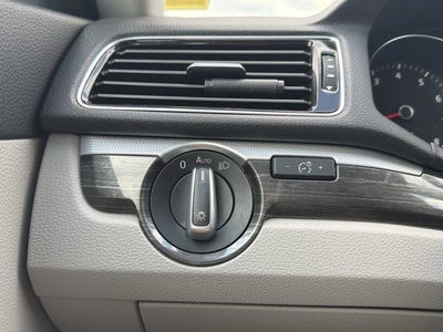 2017 Volkswagen Passat 1.8T SE