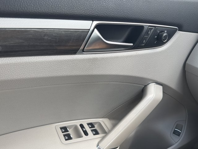2017 Volkswagen Passat 1.8T SE