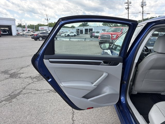 2017 Volkswagen Passat 1.8T SE