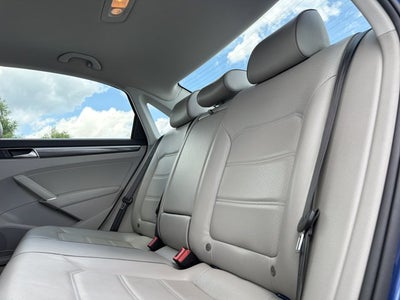 2017 Volkswagen Passat 1.8T SE
