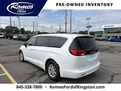 2023 Chrysler Voyager LX