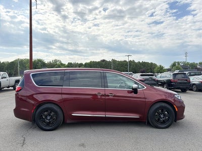 2023 Chrysler Pacifica Hybrid Limited