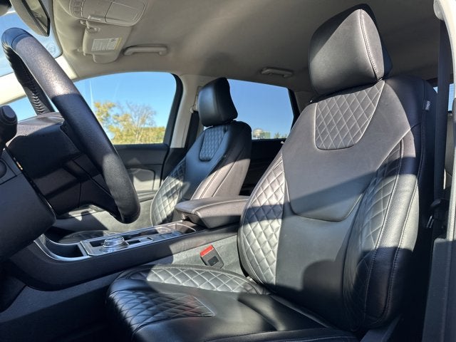 2023 Ford Edge Titanium