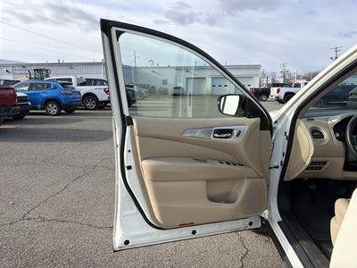 2017 Nissan Pathfinder SL