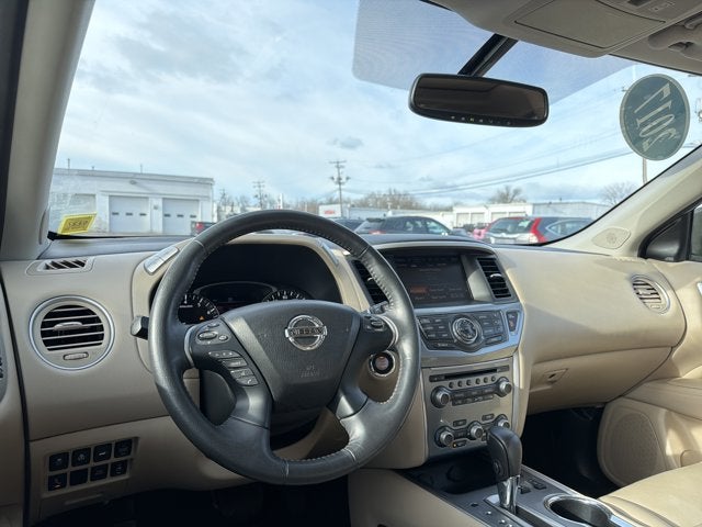 2017 Nissan Pathfinder SL
