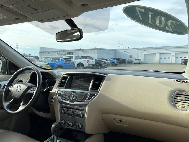 2017 Nissan Pathfinder SL