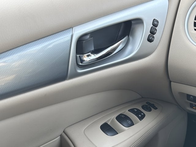 2017 Nissan Pathfinder SL