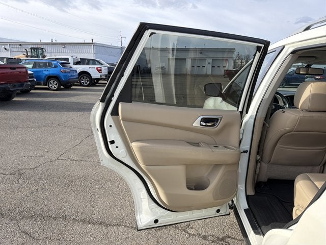 2017 Nissan Pathfinder SL