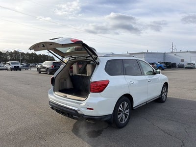 2017 Nissan Pathfinder SL