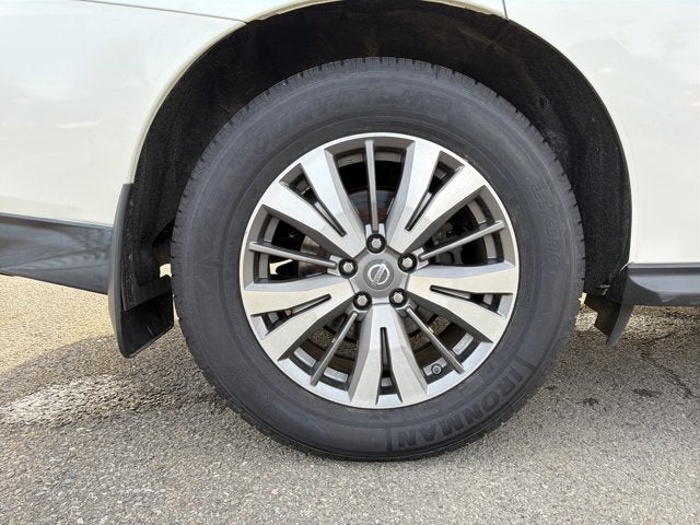 2017 Nissan Pathfinder SL