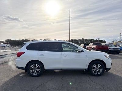2017 Nissan Pathfinder SL