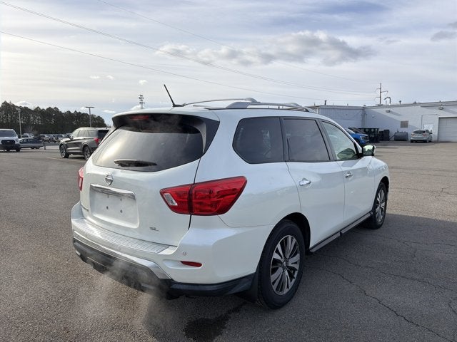 2017 Nissan Pathfinder SL