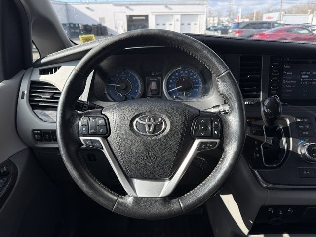 2019 Toyota Sienna XLE 8 Passenger