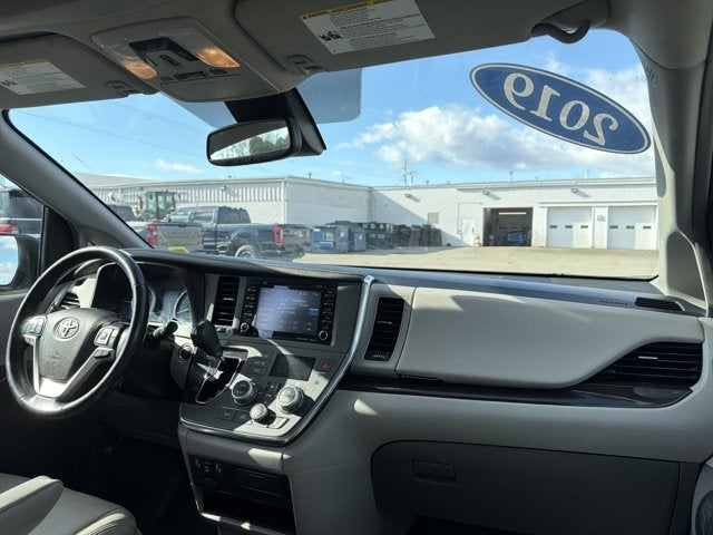 2019 Toyota Sienna XLE 8 Passenger